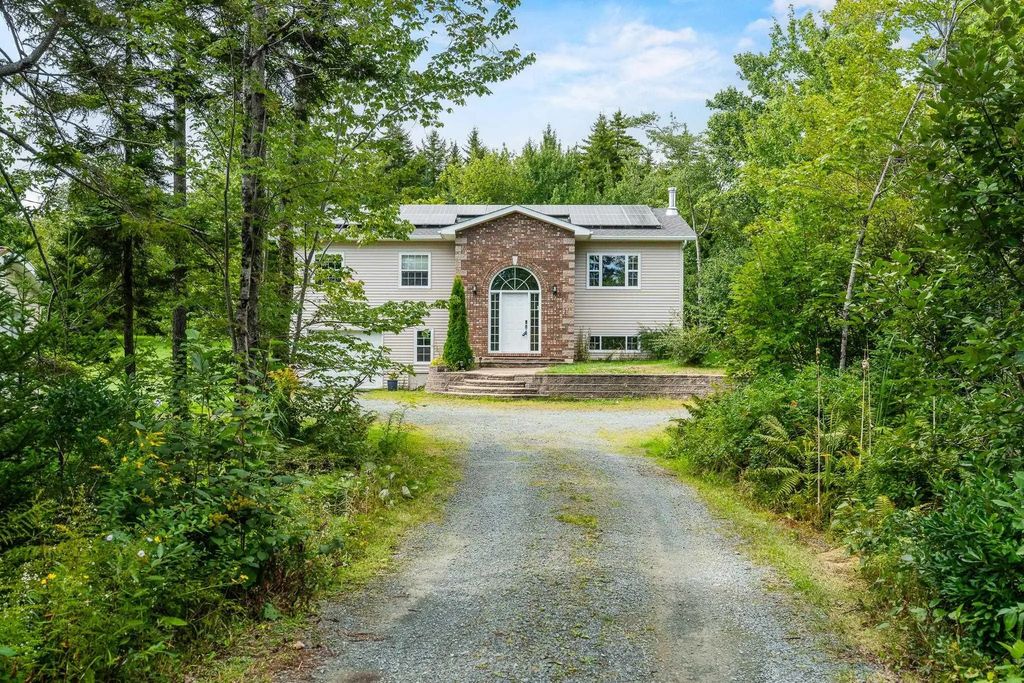 12 Loriann Drive, Porters Lake