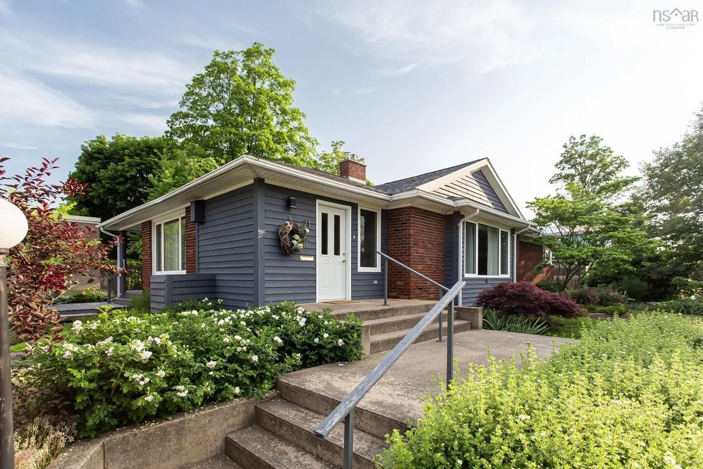 21 Spring Garden Road, Middleton
