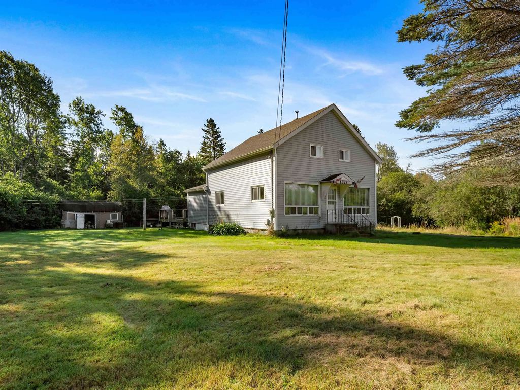4668 Highway 242, Maccan