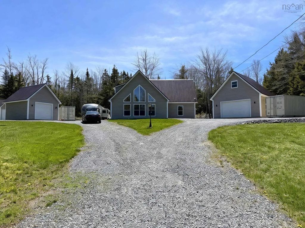 660 St. Andrews River Road, Shubenacadie East