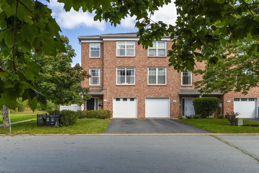 1 Arthur Lismer Court, Bedford