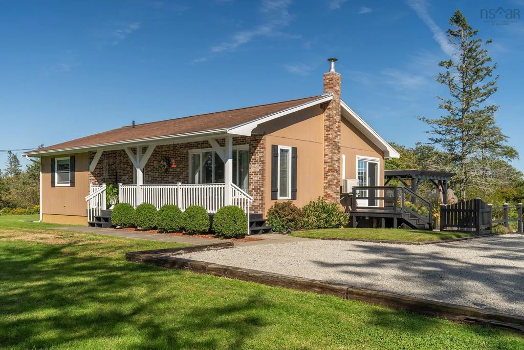 438 Lake George Road, South Ohio
