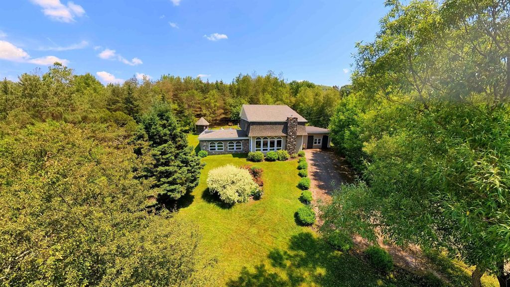 21 Munroes Lane, Plymouth