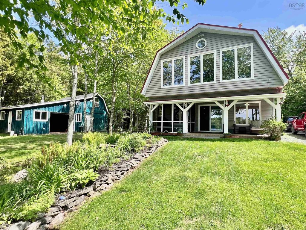 172 Hillcrest Drive, East Loon Lake Village