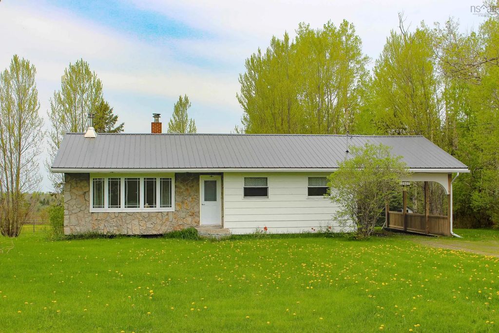 12407 Highway 4, Wentworth