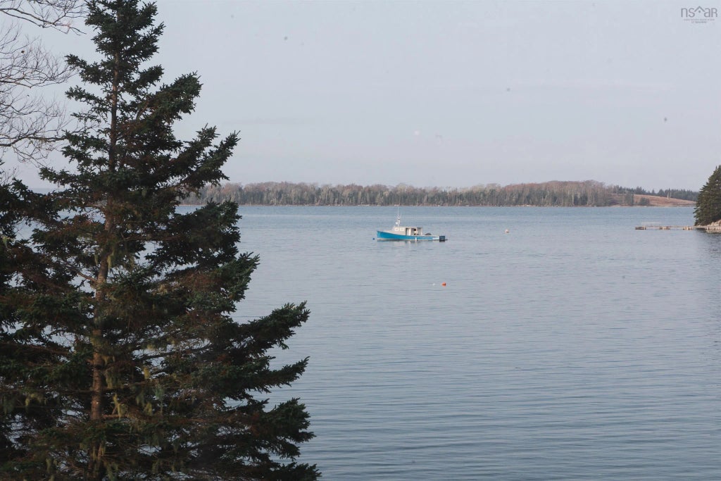 10680 Peggys Cove Road, Glen Margaret