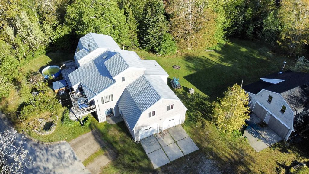 187 Hartz Point Road, Shelburne