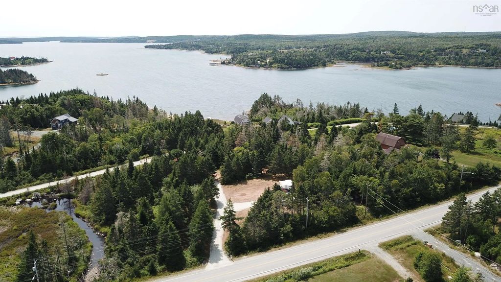 19660 Highway 7, Spry Bay