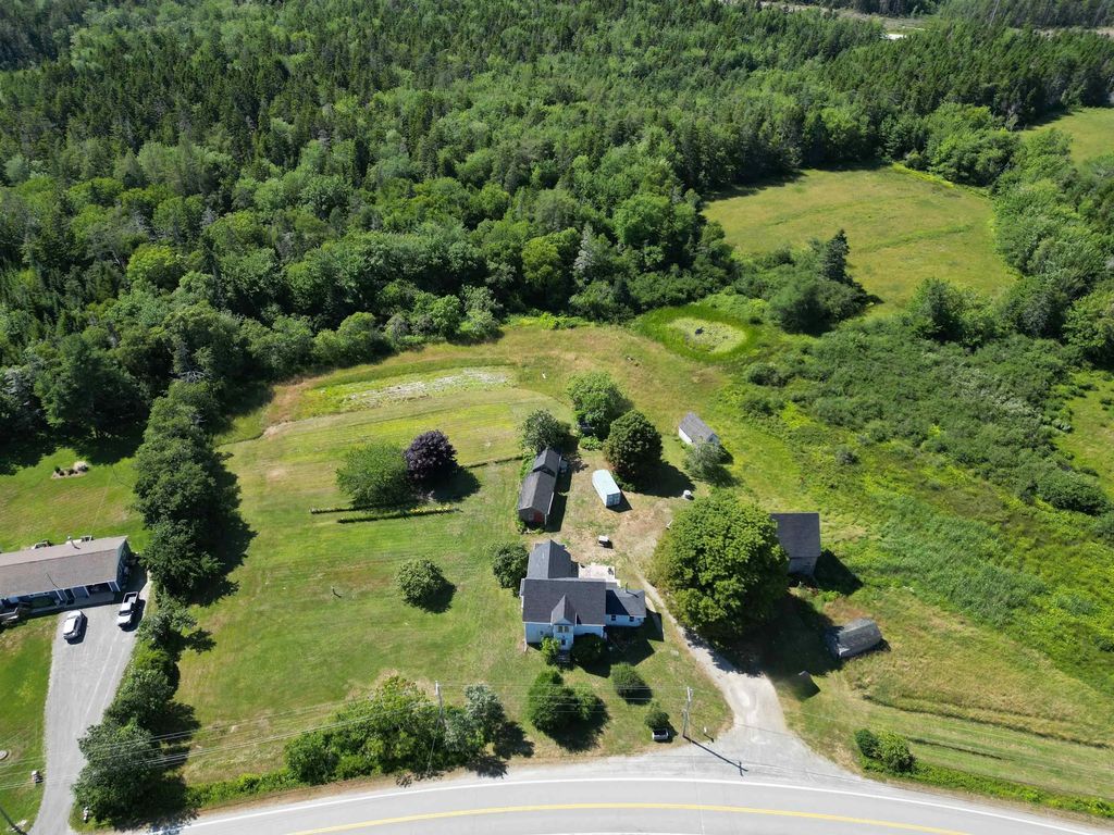 8924 Highway 3, Pleasant Lake