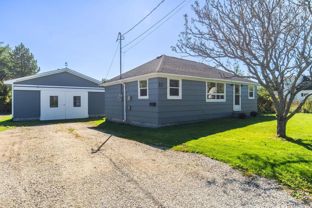 37 Pleasant Street, Yarmouth