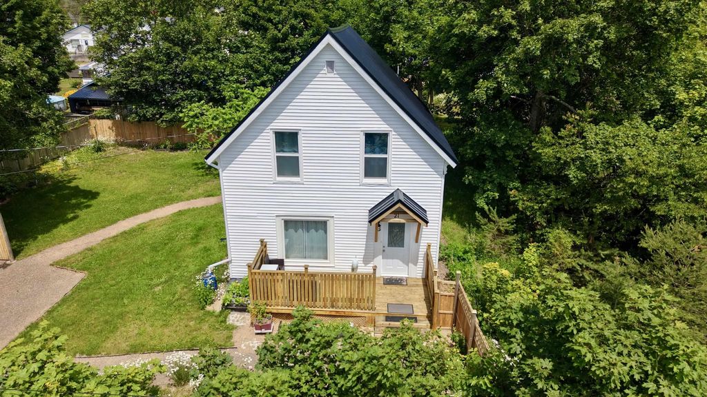 21 Prince Street, Parrsboro