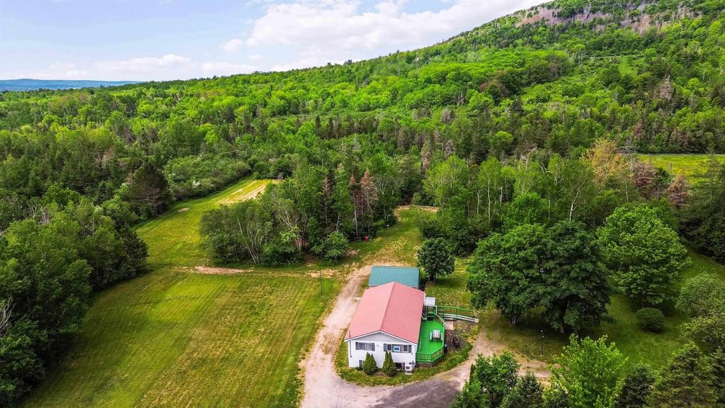 205 Parker Mountain Road, Granville Ferry
