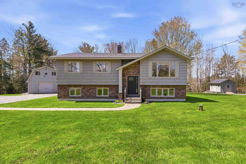 61 Charles Hill Road, Farmington