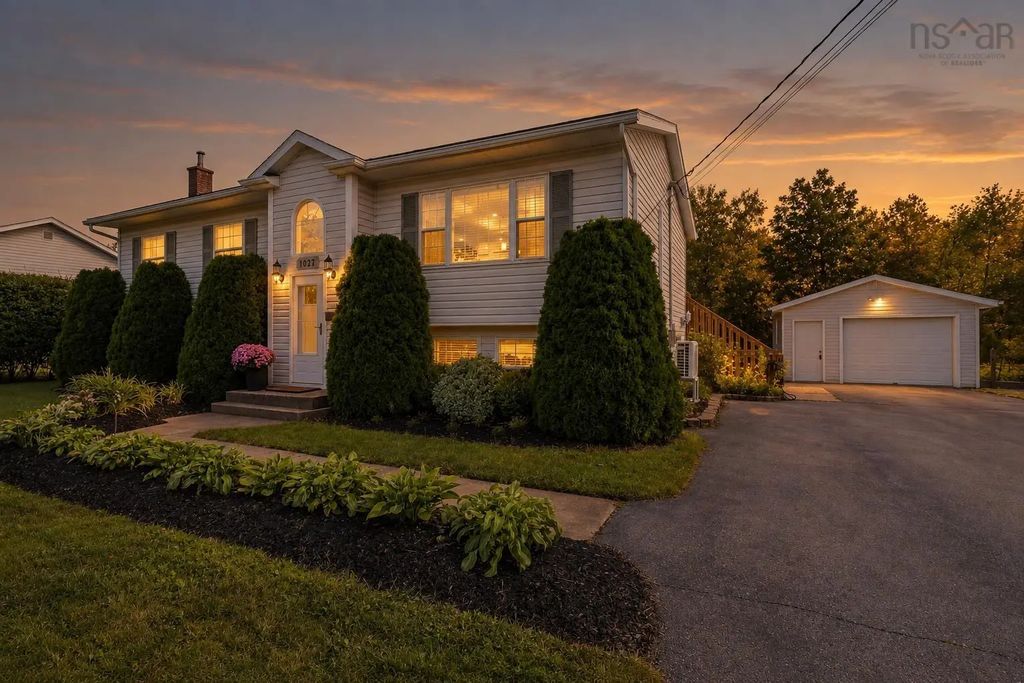 1027 Club Crescent, New Minas