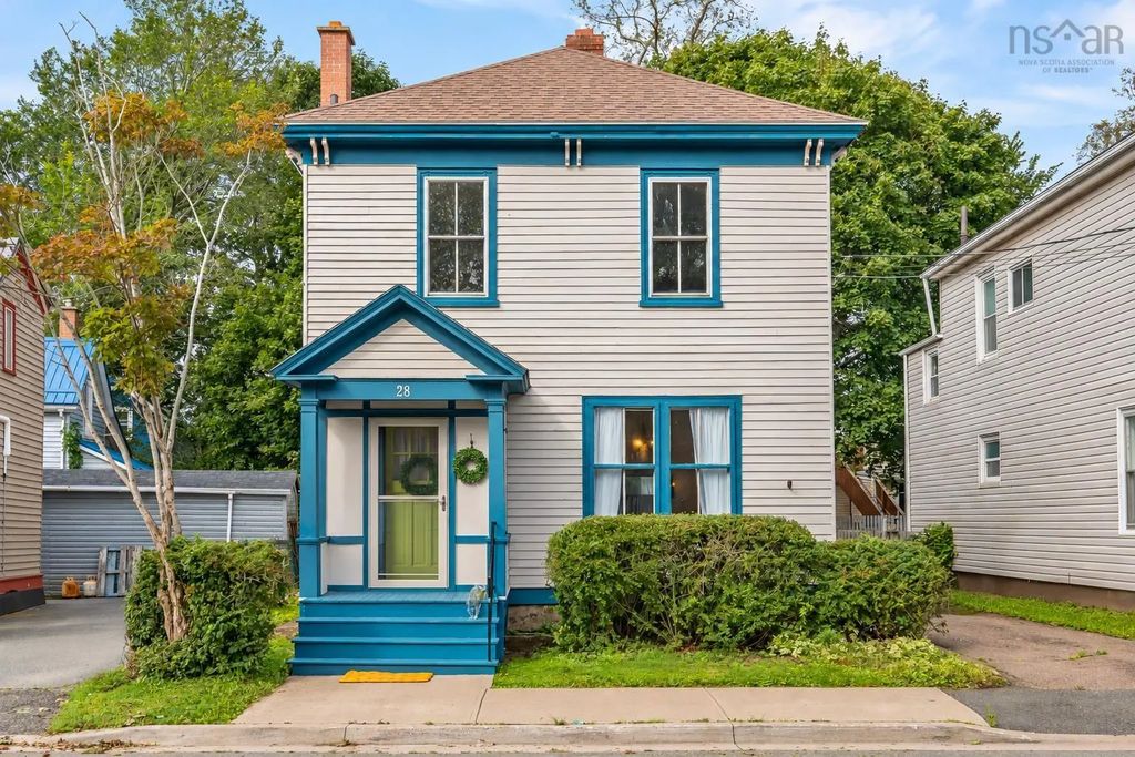 28 Arlington Place, Truro