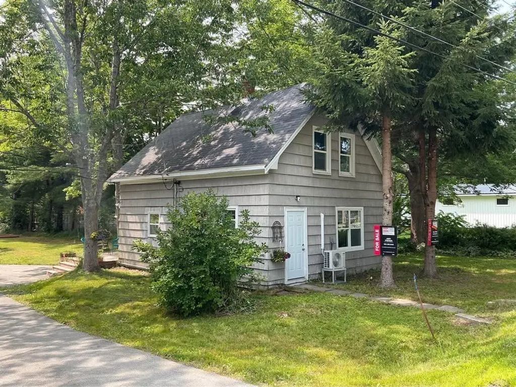 492 Highway 8, Milton