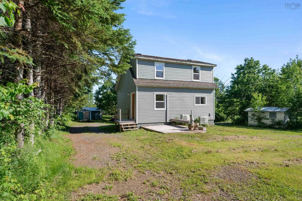 13734 Highway 6, Wallace