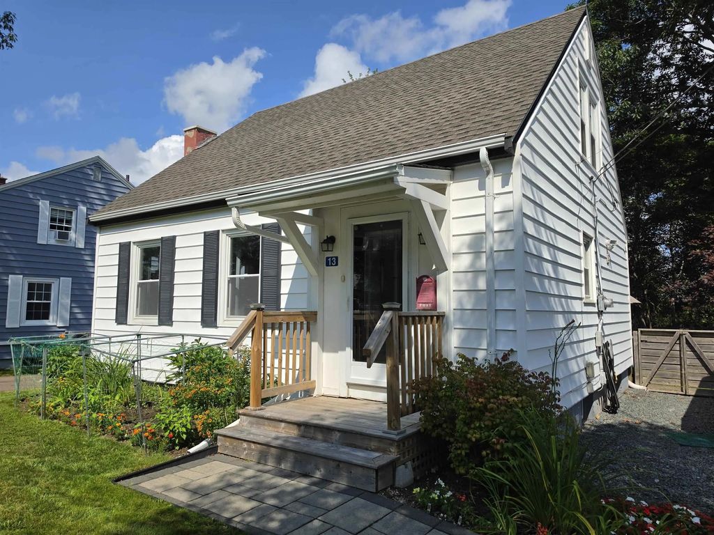 13 Churchill Street, Truro