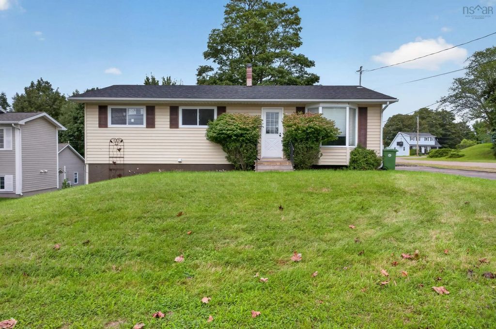 35 Lockhart Avenue, Lower Truro