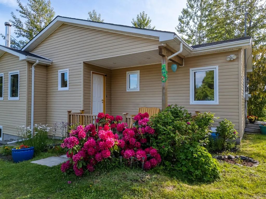 44 Bullfrog Lane, Bear Cove