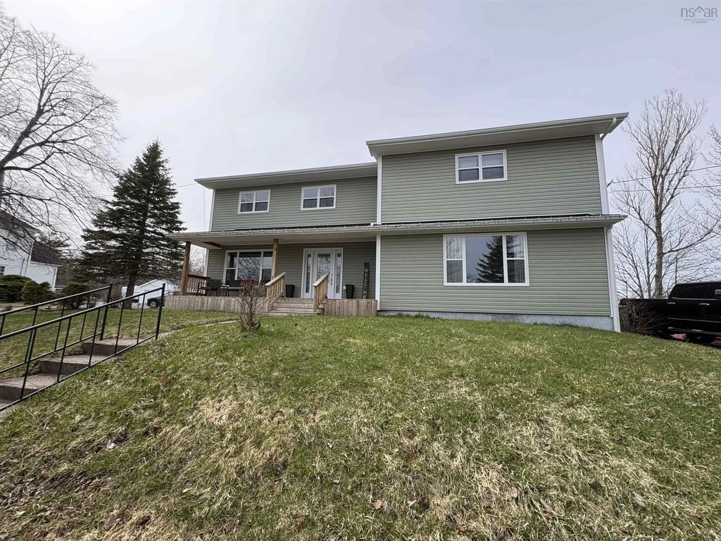 1568 North Main Street, Westville