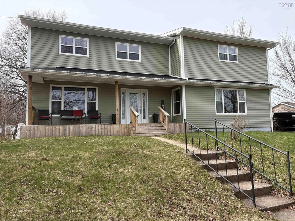 1568 North Main Street, Westville