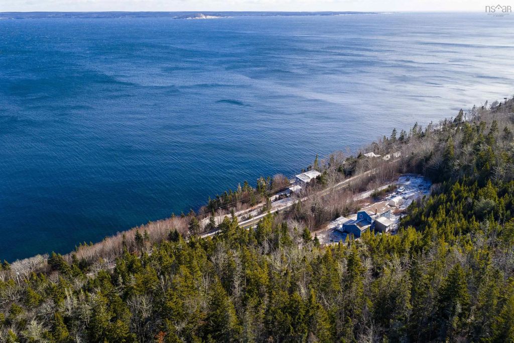 329 Highway, Birchy Head