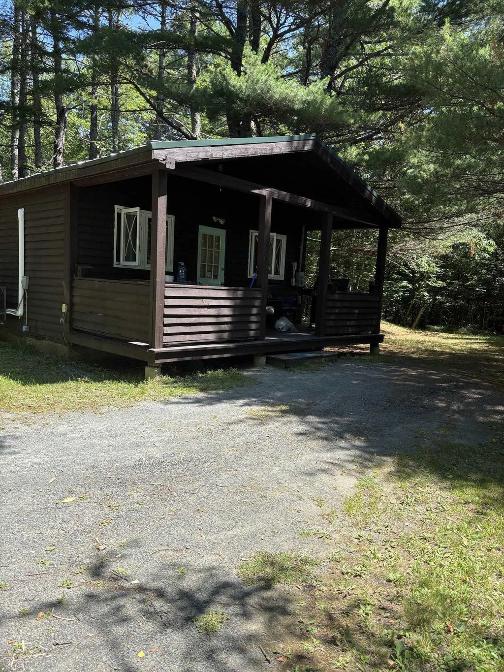 2031 East Clifford Road, East Clifford