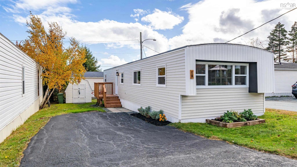18 Earleton Avenue, Dartmouth