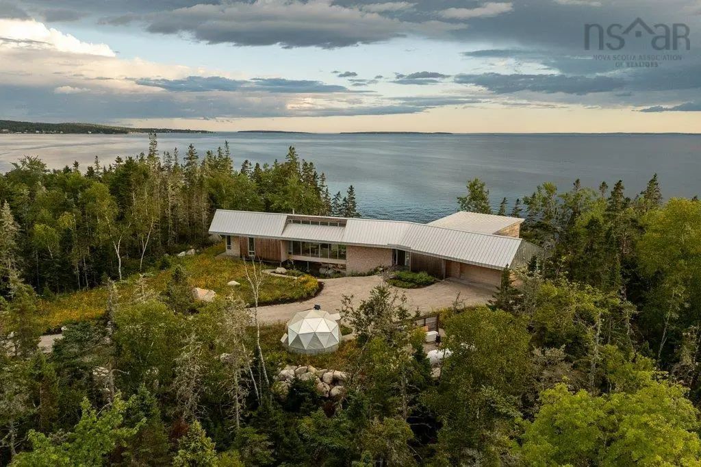 6949 Highway 329, East River Point