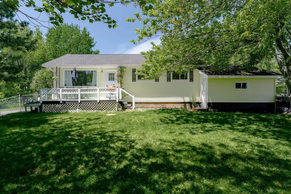 5891 215 Highway, Newport