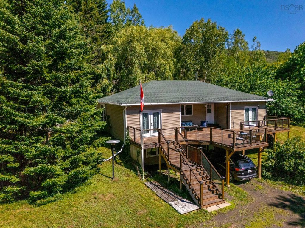 663 Hampton Mountain Road, Clarence West