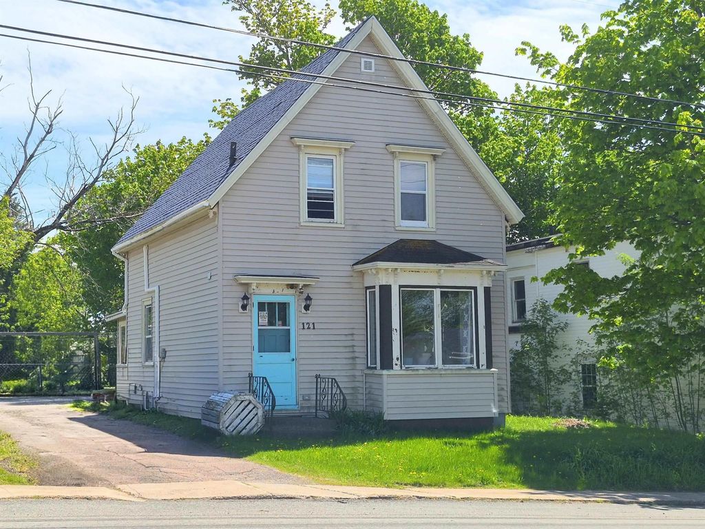 121 Main Street, Springhill
