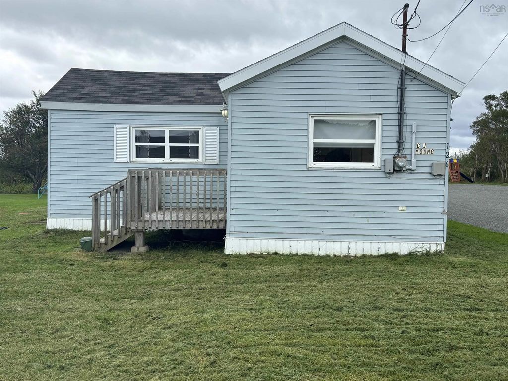 126 Shore Road, Florence