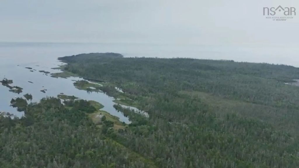 Lot 8 Cross Island, Cross Island