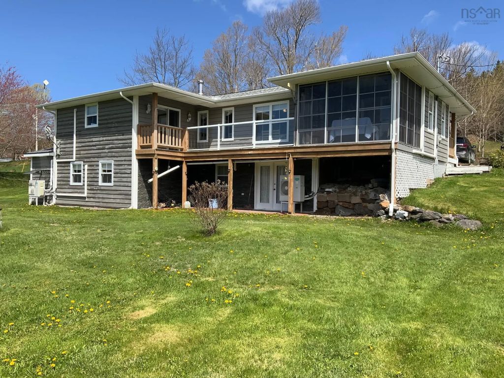 444 North Riverside Road, Guysborough Intervale