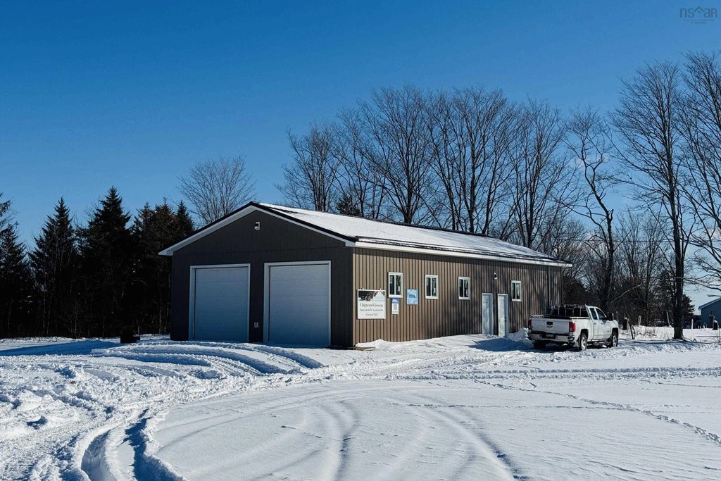 4296 Highway 2, Cross Roads