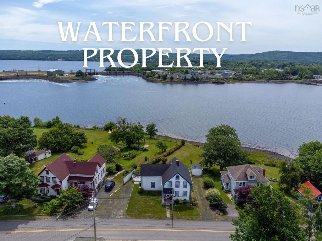 5454 Granville Road, Granville Ferry
