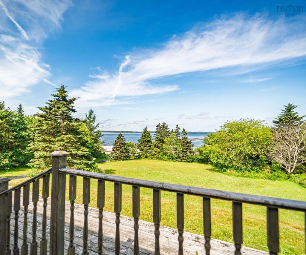 887 Sandy Point Road, Sandy Point
