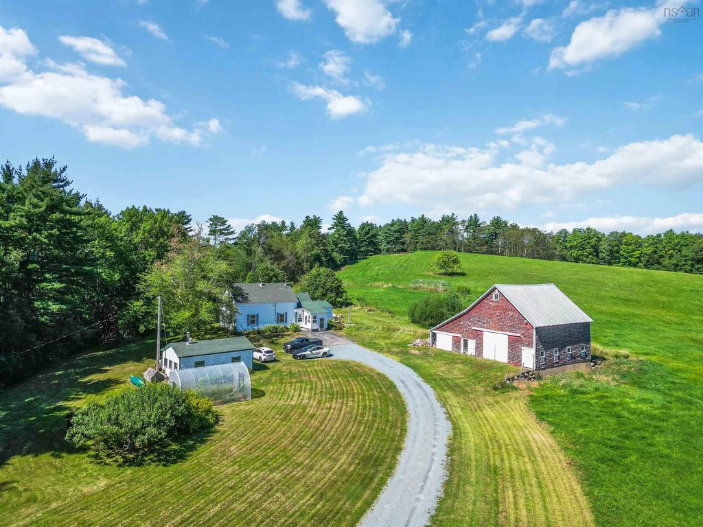 9414 Highway 8, Caledonia