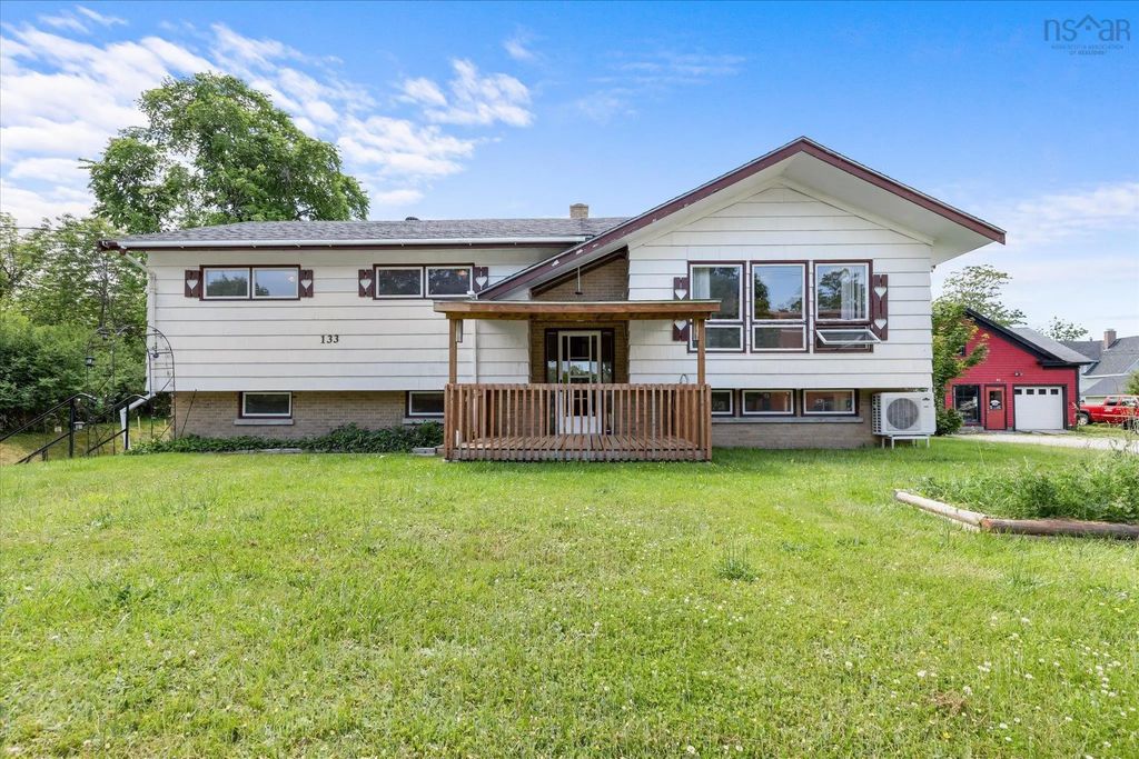 133 Hammond Street, Shelburne