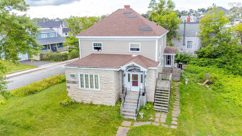 324 York Street, Glace Bay
