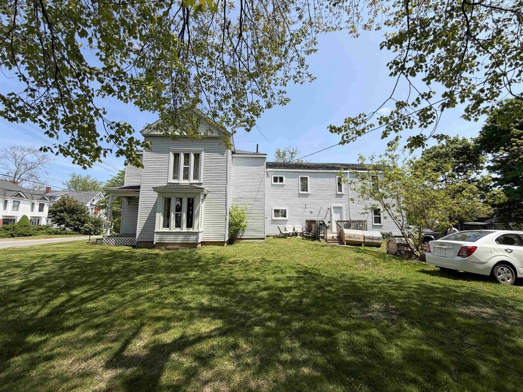 29 Spring Street, Amherst
