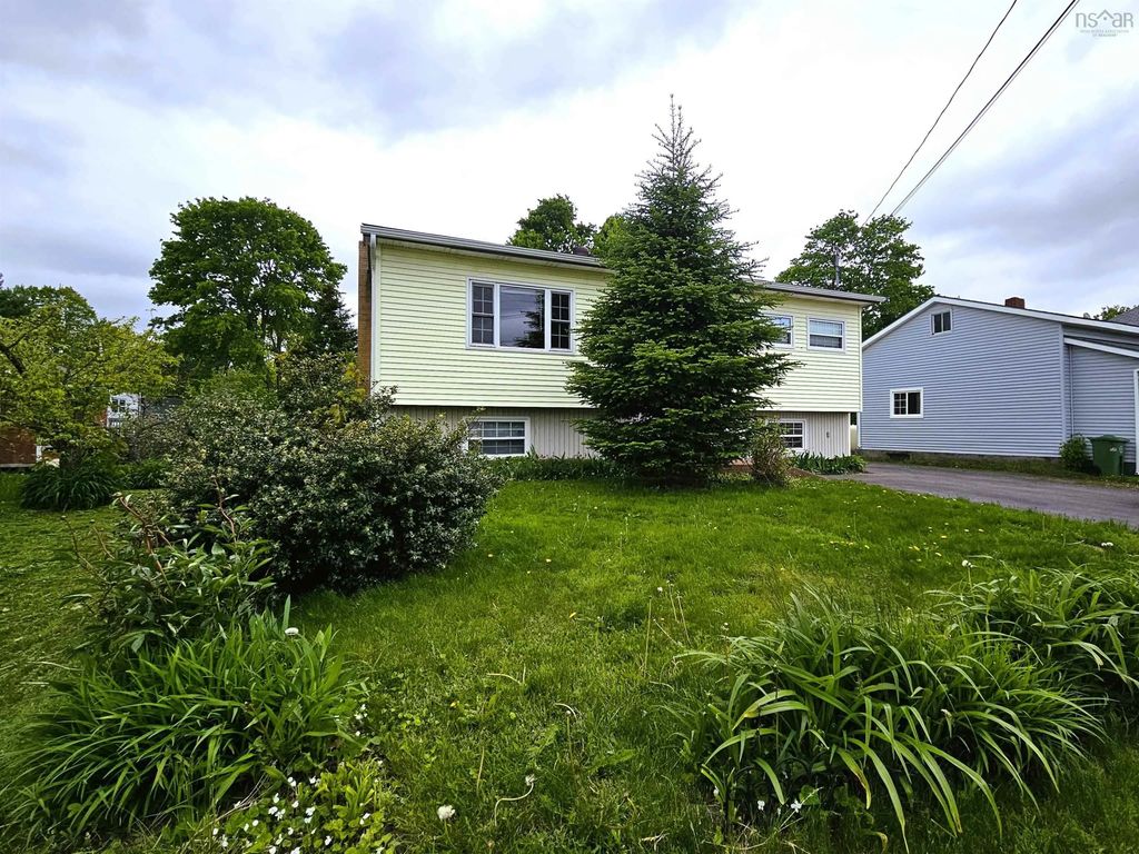 49 Hill Street, Amherst