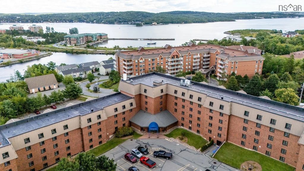 205 61 Nelsons Landing Boulevard, Bedford
