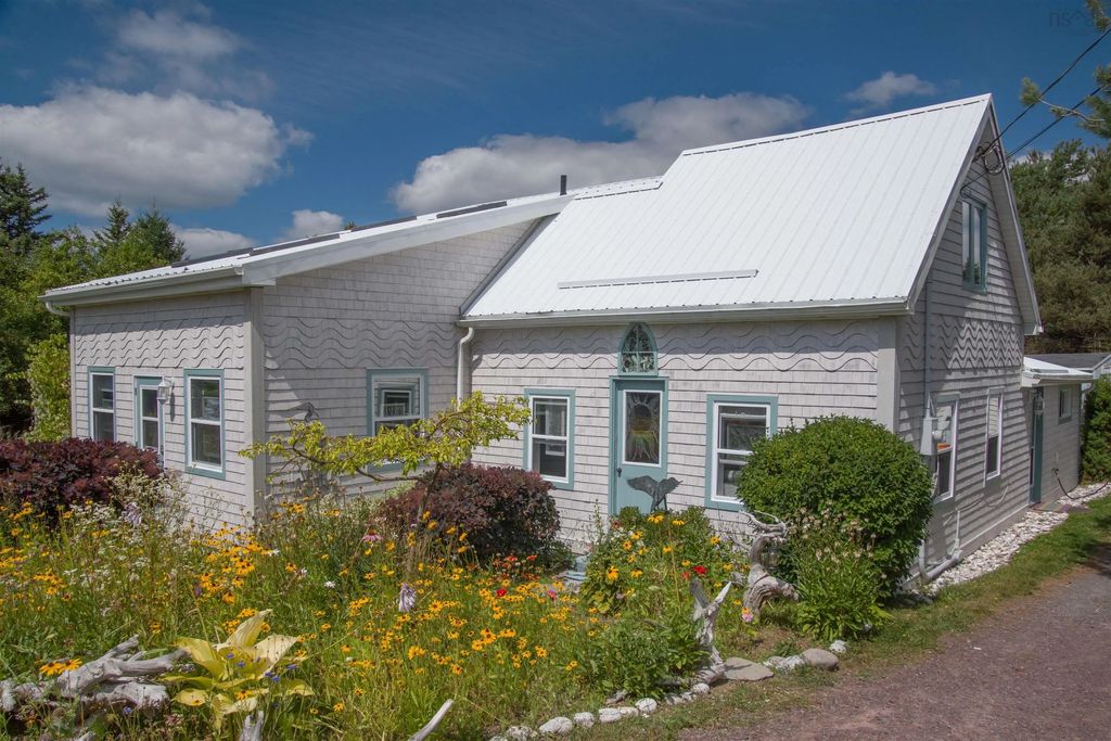 3067 320 Highway, D'Escousse