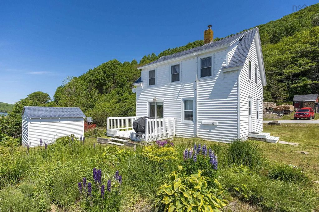 958 Granville Road, Victoria Beach
