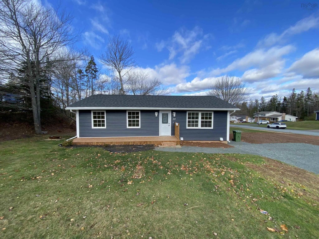 24 Montery Drive, Salmon River