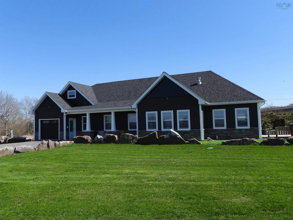 40 Old Oak Island Road, Lockhartville