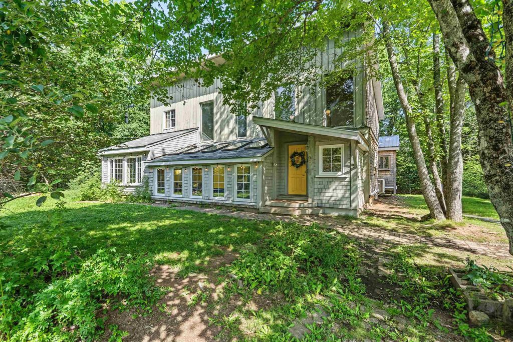 1295 Bog Road, Falmouth